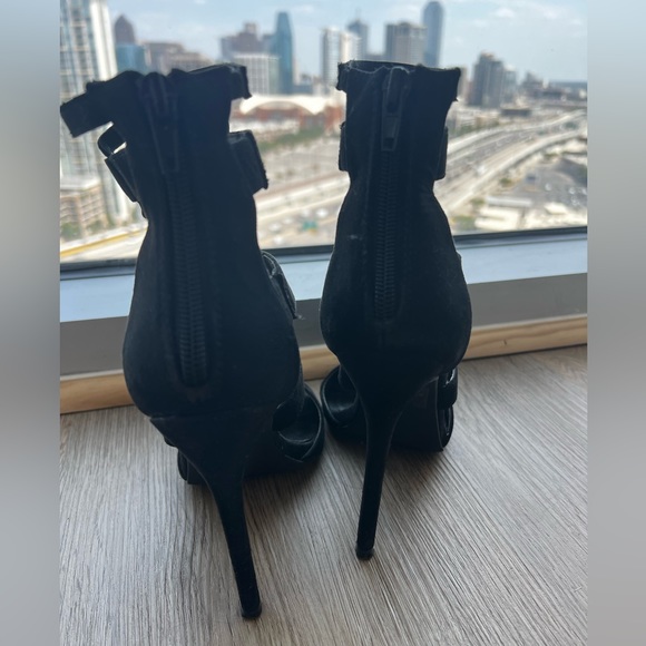 Black Olivia J Heels - Picture 2 of 4